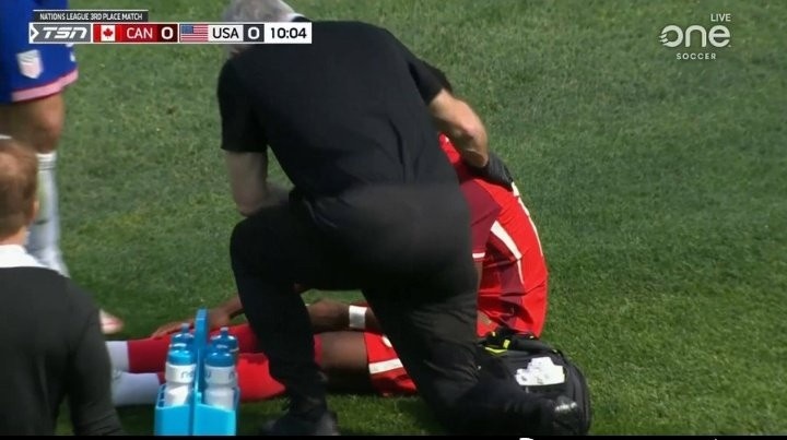 經紀人：阿方索賽前表示自己身體狀態不佳，但加拿大隊仍讓他首發