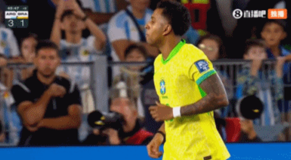 半場被換下！羅德里戈比賽中與帕雷德斯互懟，當(dāng)前進(jìn)球荒超半年