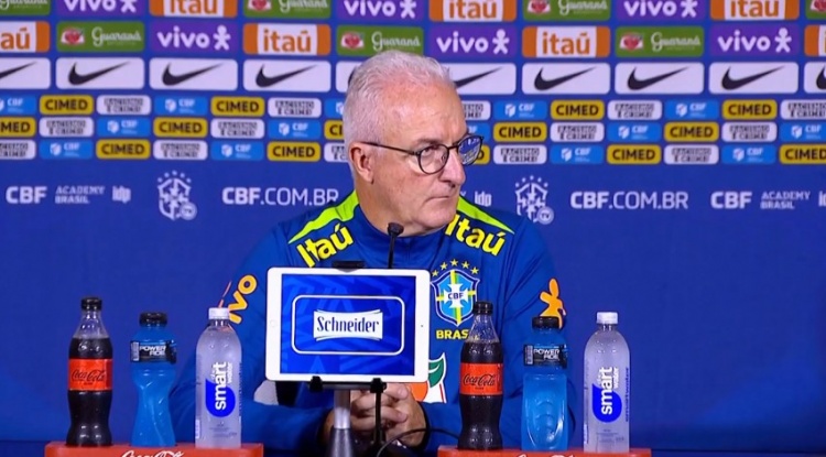 巴媒：慘敗阿根廷后巴西更衣室非常沮喪，多里瓦爾陷入帥位危機(jī)