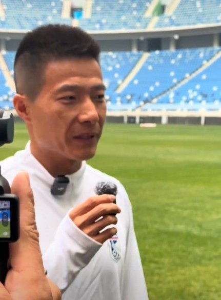 呂鵬：每個球員都希望在中超展示自己，英博今年目標肯定是保級