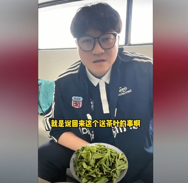 趙鵬：不太清楚賈秀全要球員買茶葉的段子，但這在現(xiàn)實中也正常