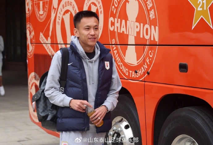 山東泰山隊啟程前往梅州，大約今晚20:00抵達下榻酒店