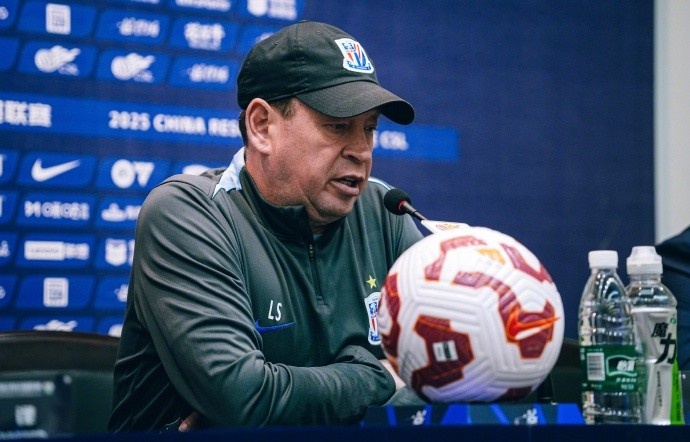 斯盧茨基：很高興隊(duì)員在國家隊(duì)登場 希望更多申花球員進(jìn)國家隊(duì)