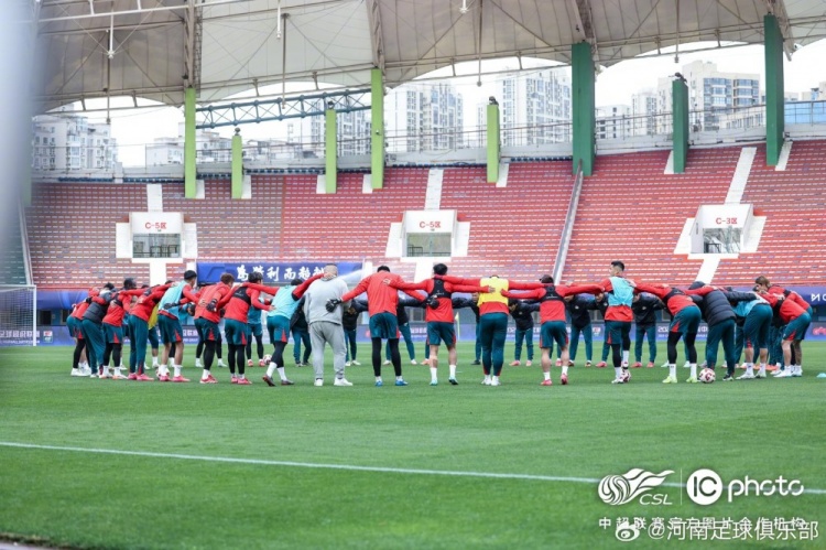 【圖集】2025中超聯賽第3輪，河南俱樂部賽前踩場