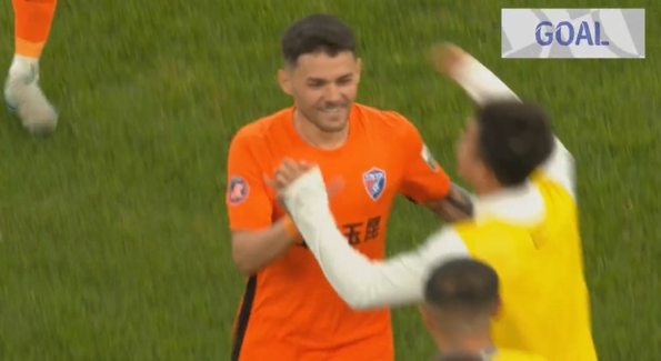 似傳似射！約尼查禁區外內切兜射彈地破門，趙石撲救不及