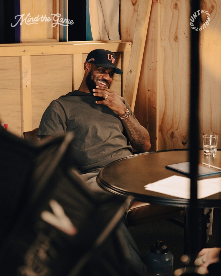 Windhorst：詹姆斯認為球迷想看純粹關于籃球的播客是大錯特錯