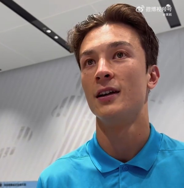 安永佳：專(zhuān)業(yè)足球場(chǎng)氛圍很美妙 玉昆的徐宏杰讓我印象最深刻