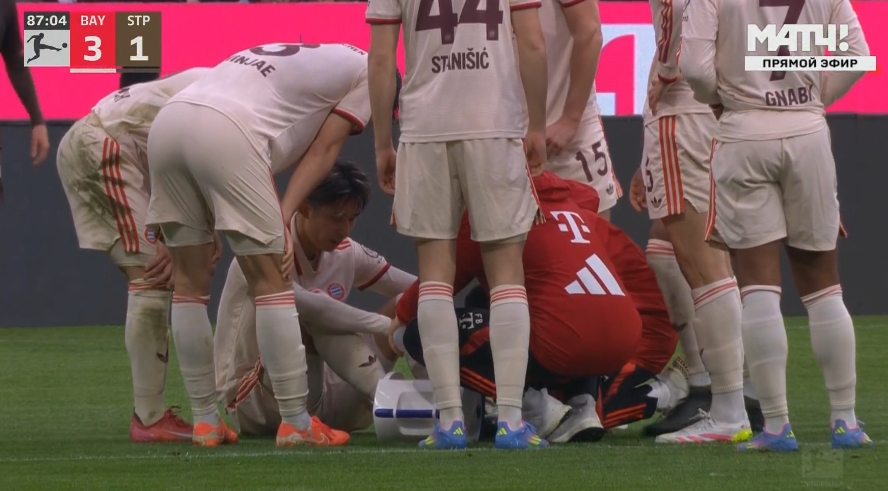 不妙啊！替補登場的伊藤洋輝直接傷退，拜仁用完換人名額十人應戰(zhàn)
