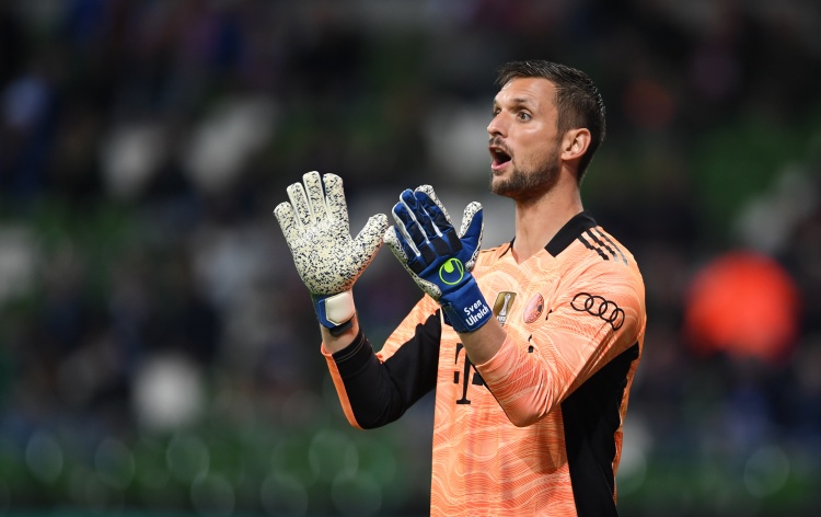 記者：烏爾賴希即將與拜仁續約，下賽季擔任三號門將