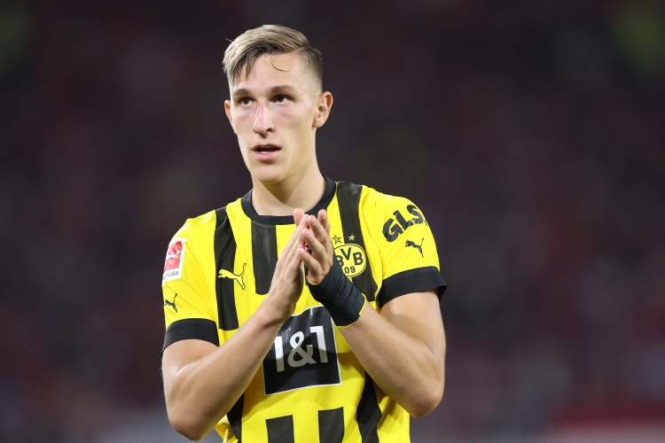 圖片報：替代馬爾基尼奧斯和金彭貝，巴黎認真有意施洛特貝克