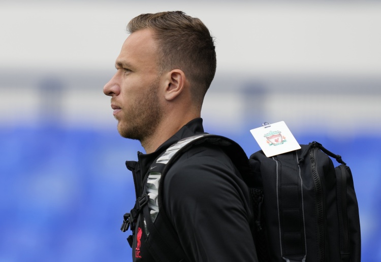 西媒：阿圖爾戰(zhàn)舊主表現(xiàn)平平，離場時遭巴薩球迷狂噓