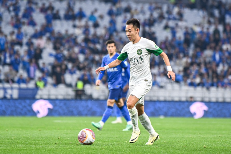 足球報(bào)：浙江隊(duì)國字號球員都能穩(wěn)定出場 有不錯(cuò)的表現(xiàn)才入選國足