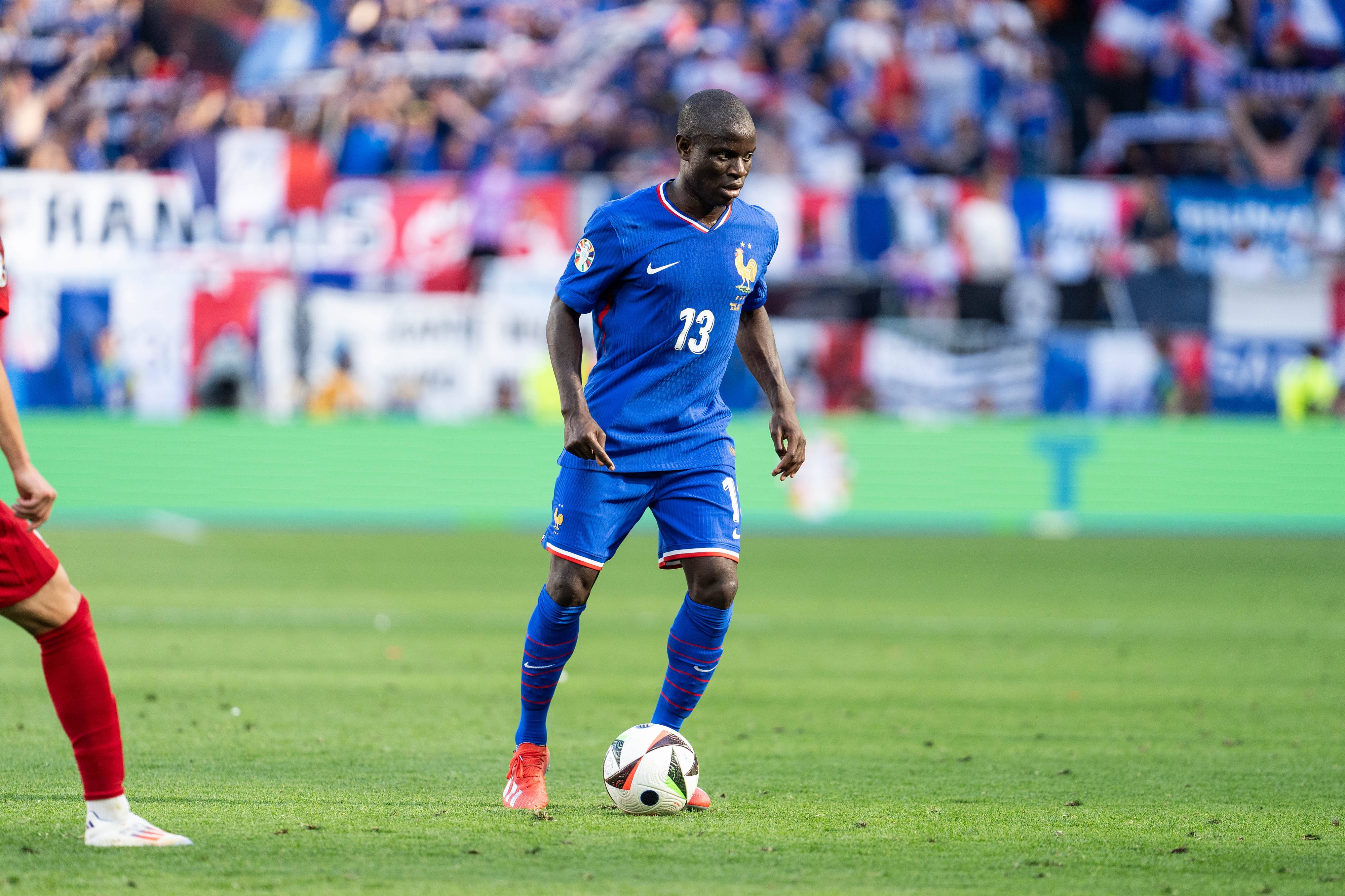 詹俊祝福坎特：最喜歡的后腰，不僅因表現還因他謙遜的品格與善良