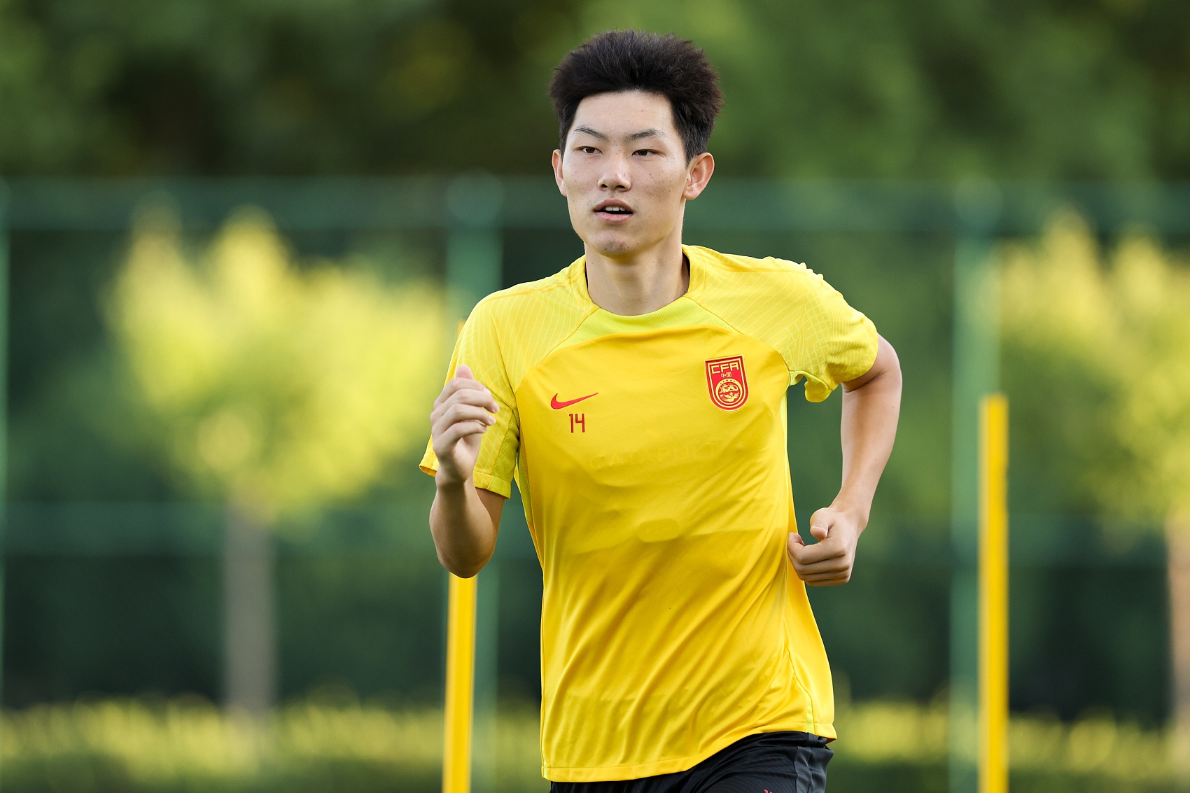 魯媒：泰山隊抵達梅州五外援齊整，四名國腳可出戰史松宸隨隊