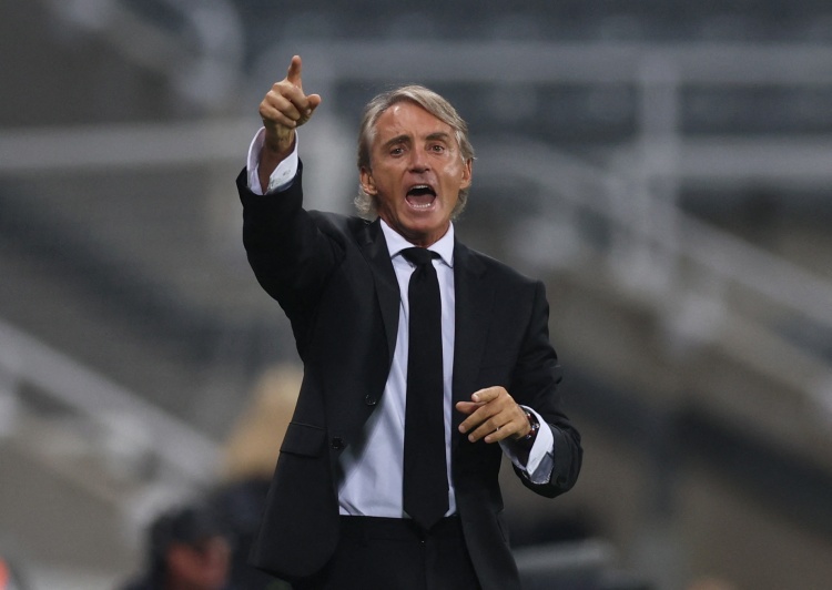 曼奇尼：意大利當(dāng)年奪歐洲杯堪稱(chēng)奇跡，低水平外援不如本土年輕人