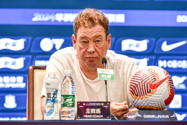 伊萬稱國腳聯賽出場率不足，斯盧茨基回應：希望國家隊能有新發現