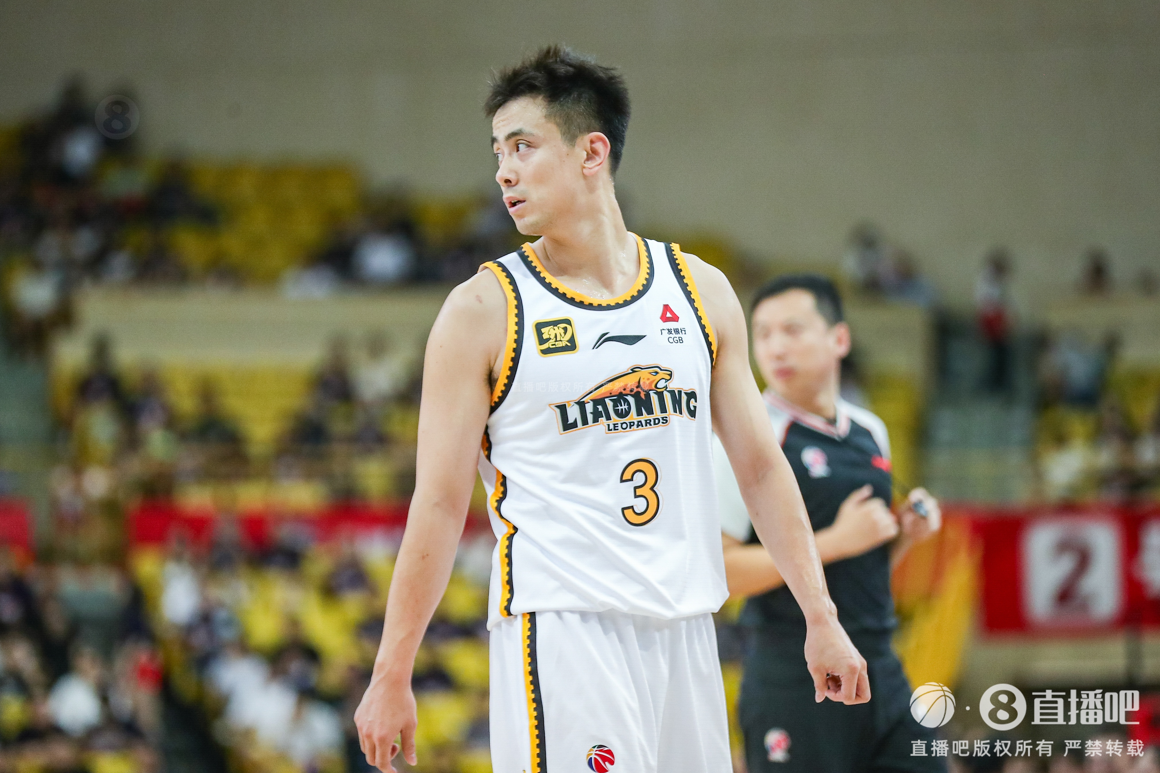 高效全能！趙繼偉上半場(chǎng)三分2中2得到8分1板5助1斷1帽