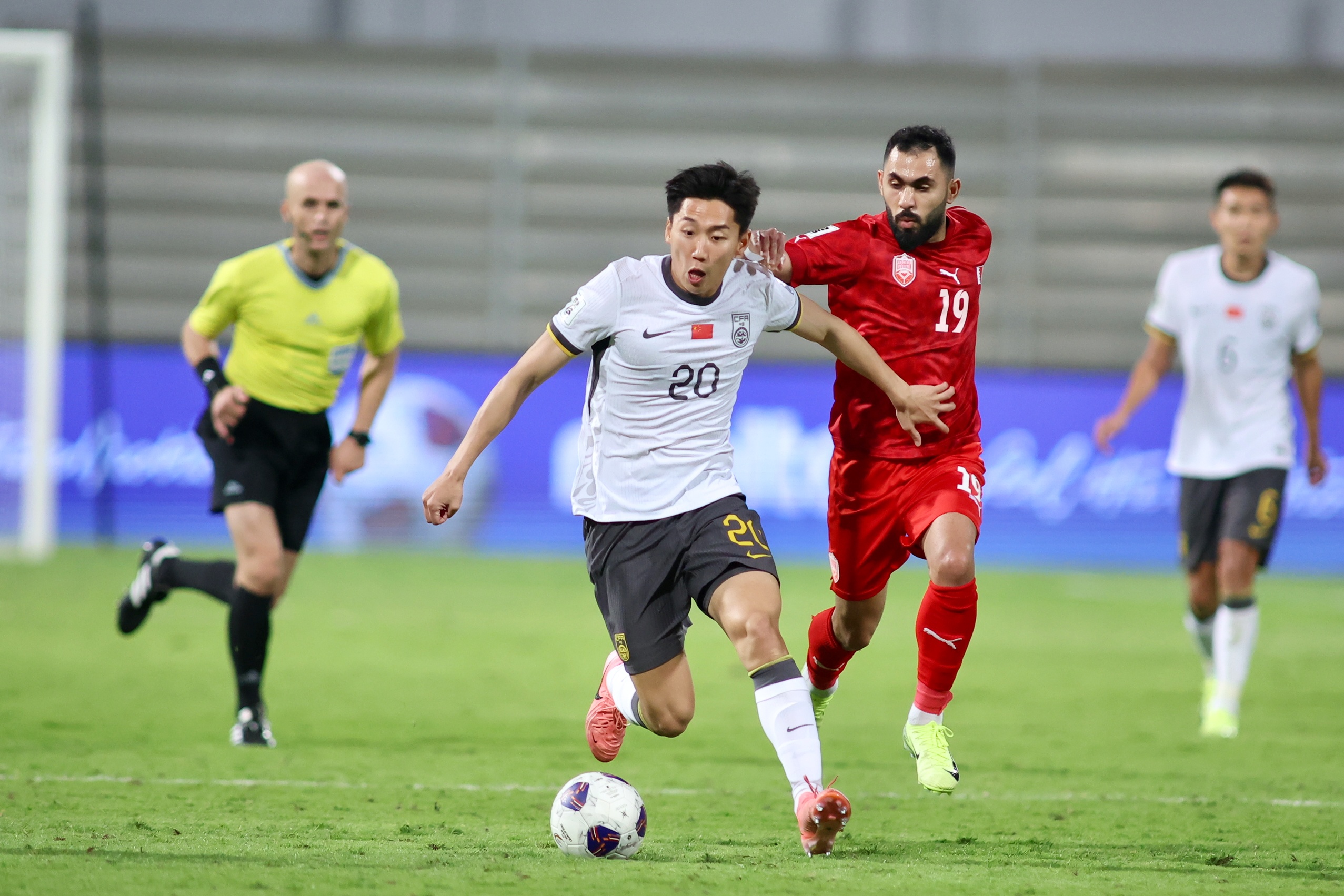 記者：曹永競檢查了沒有扭傷或拉傷，但就是疼不太敢特別發力