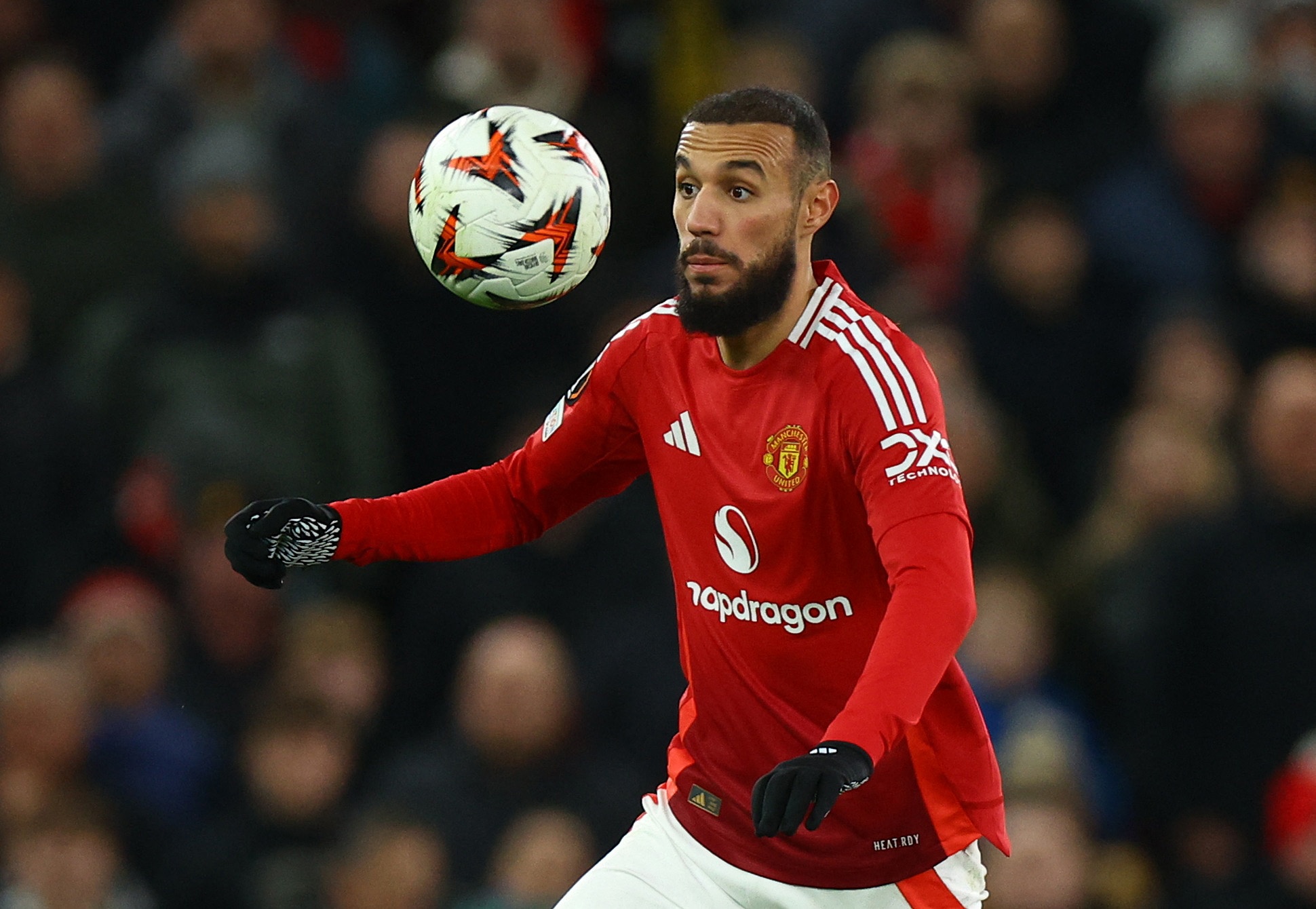 本賽季曼聯球員英超贏得地面對抗次數榜：馬茲拉維居首，B費次席