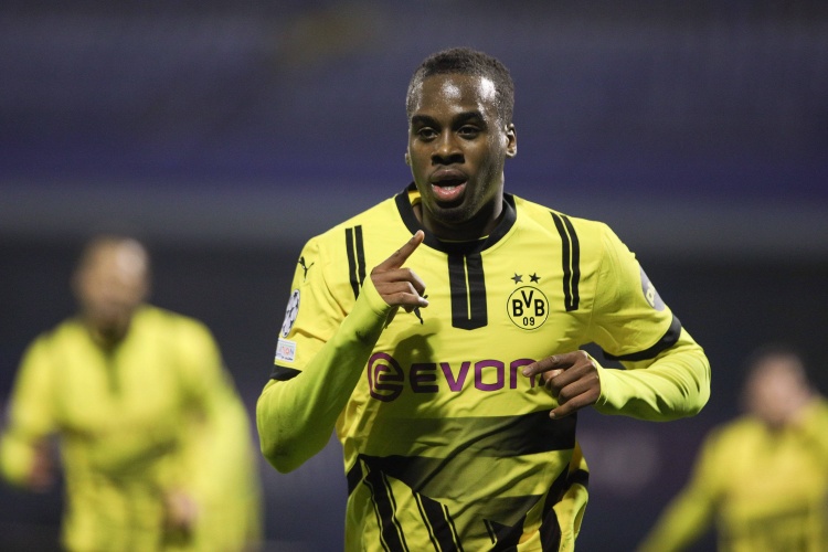 德媒：吉滕斯上周中指接受小手術，但不會影響出戰美因茨