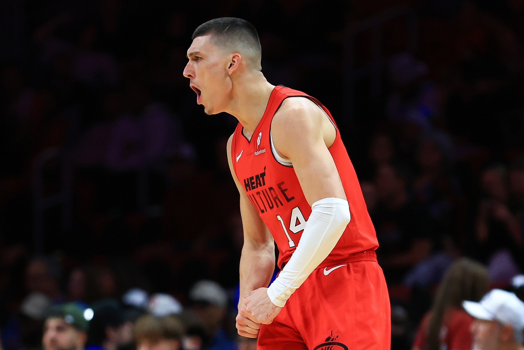 希羅17投11中&三分9中5砍下30分3板7助 連續兩場砍下30+