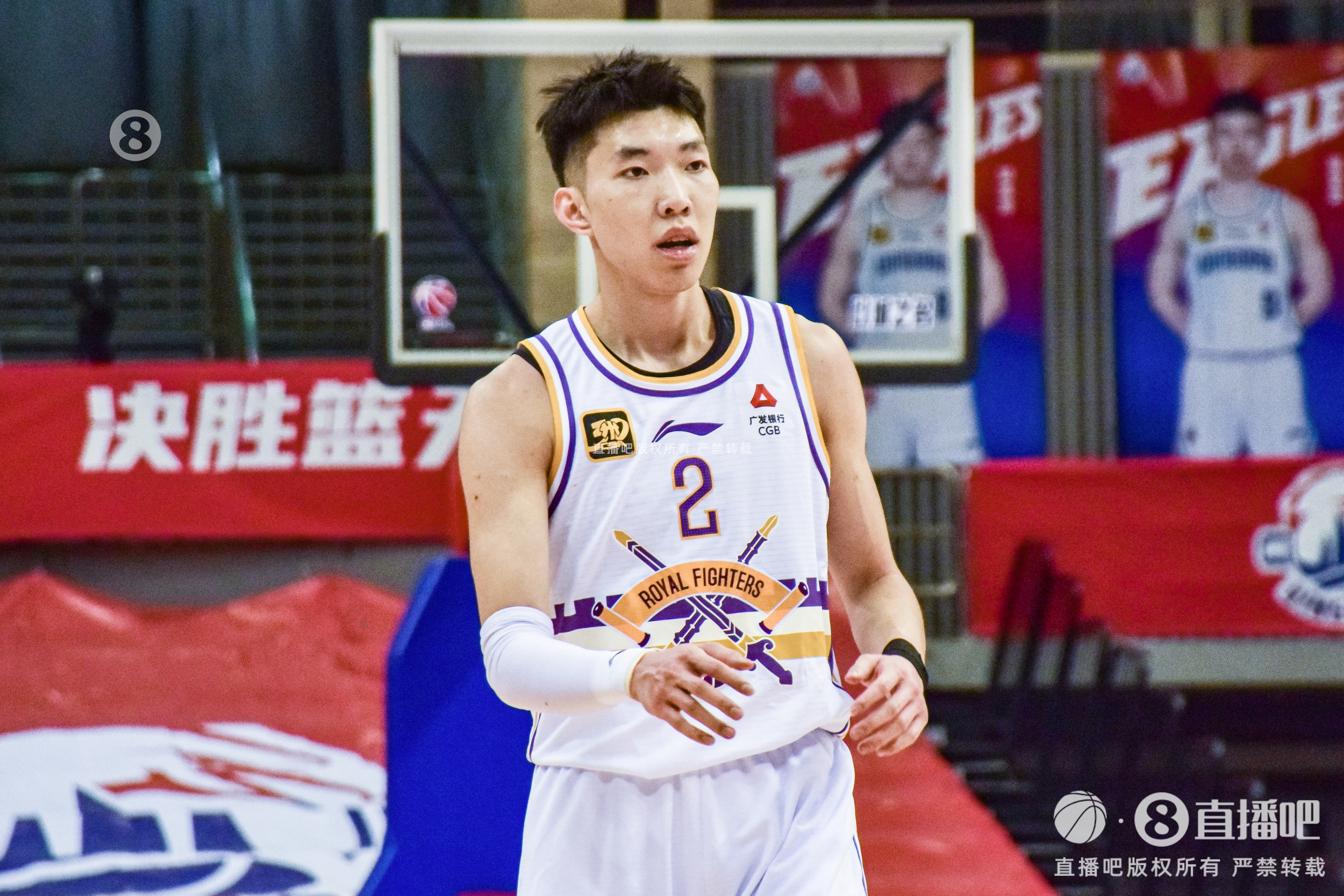 全華班北控上半場領(lǐng)先四外援新疆9分 廖三寧孟子凱得分上雙