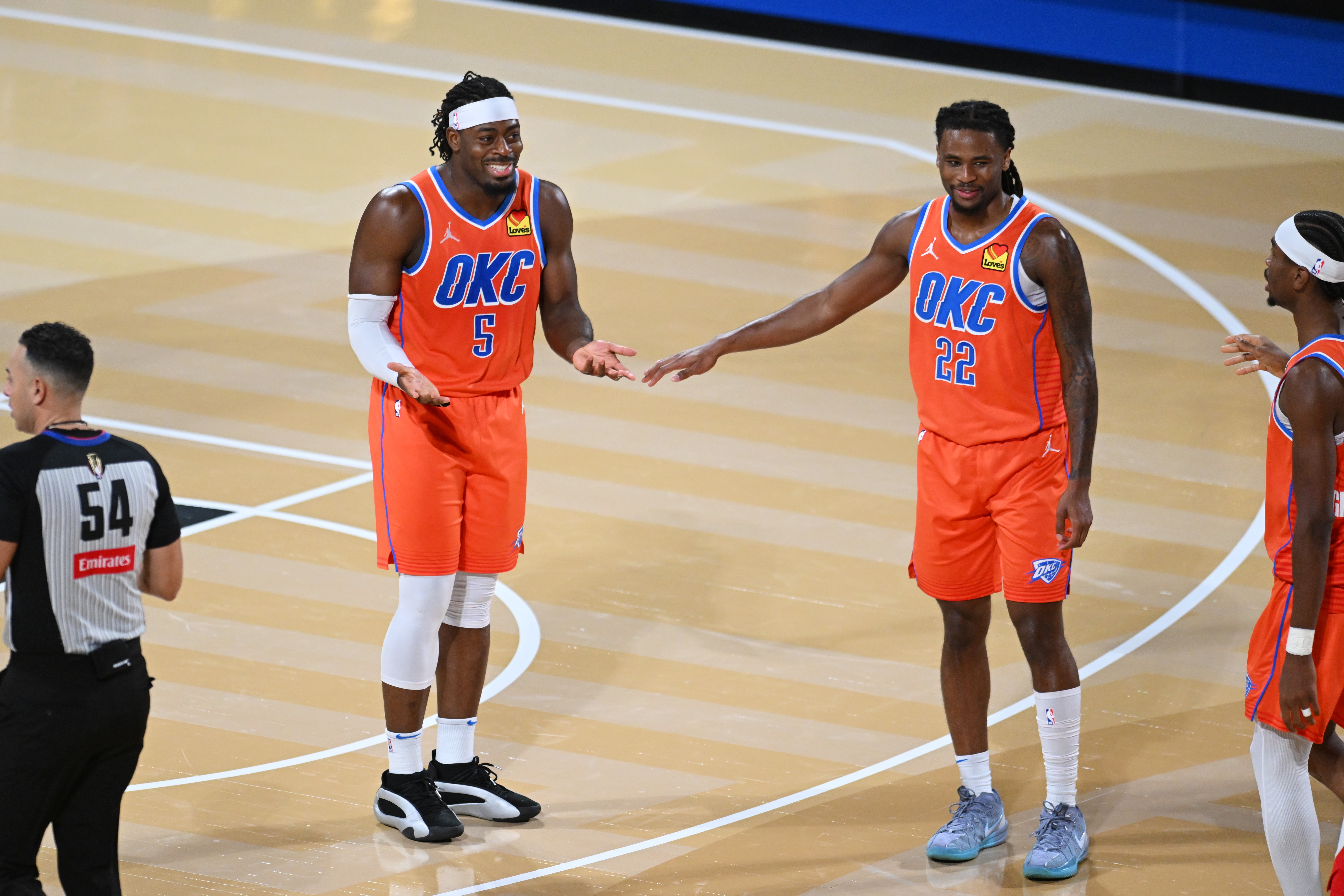 卡魯索社媒：多特DPOY 華萊士最佳防守陣容 杰林威轉發：老將懂球