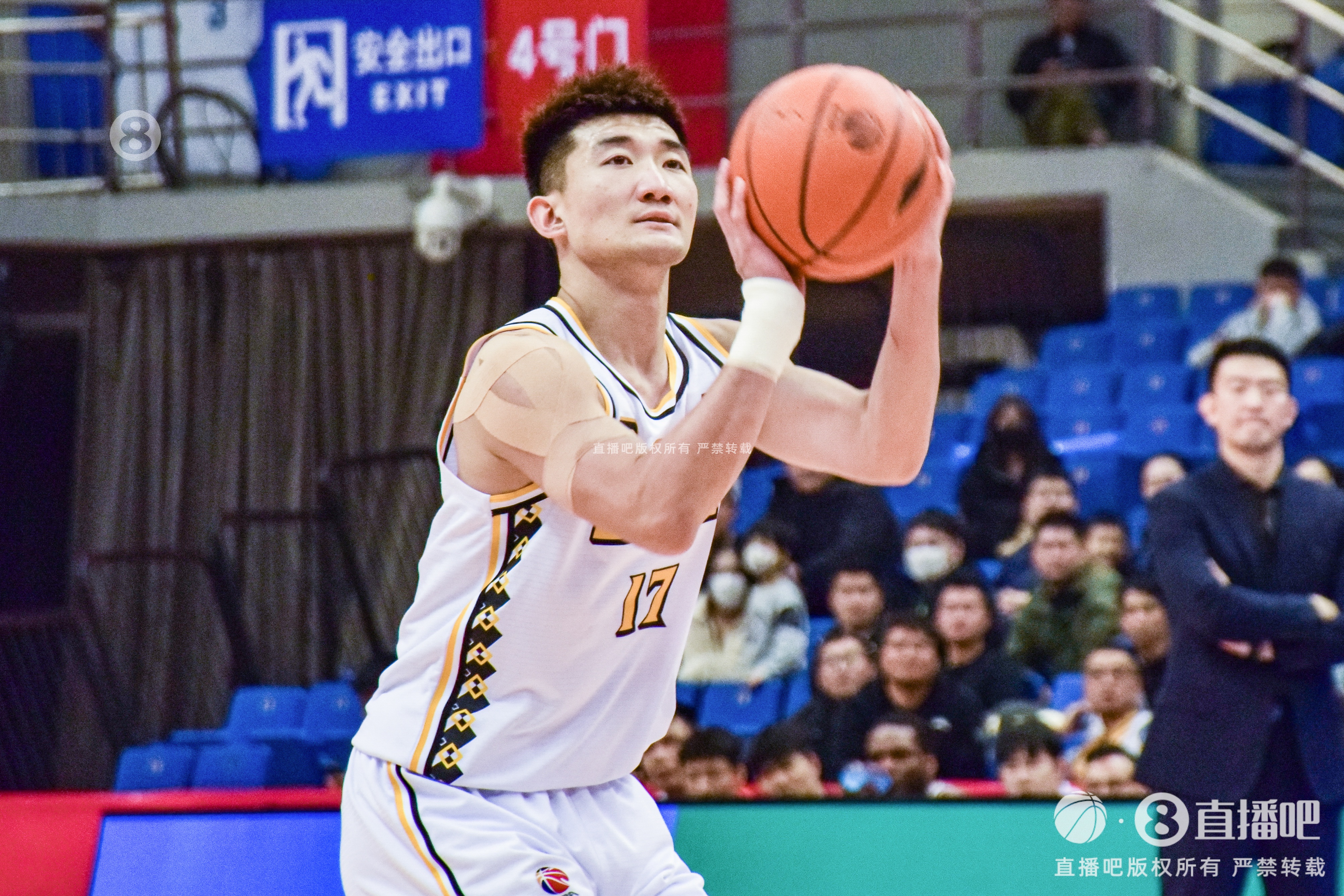 早日康復(fù)！探長：孫銘徽已經(jīng)脫掉保護(hù)靴 可以正常走路