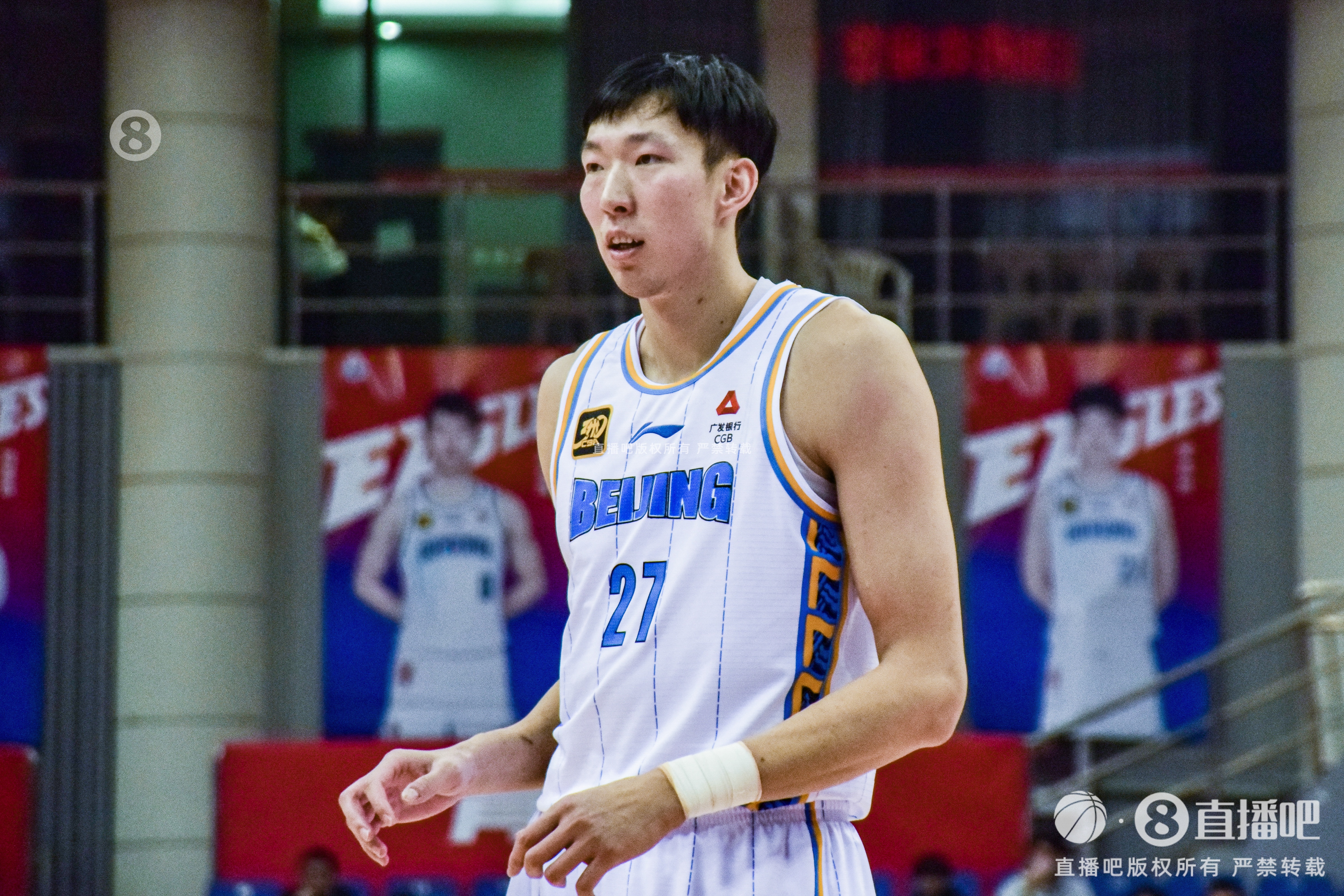 周琦賽后初步的診斷結果是視網膜破裂 今天去同仁醫院做詳細檢查