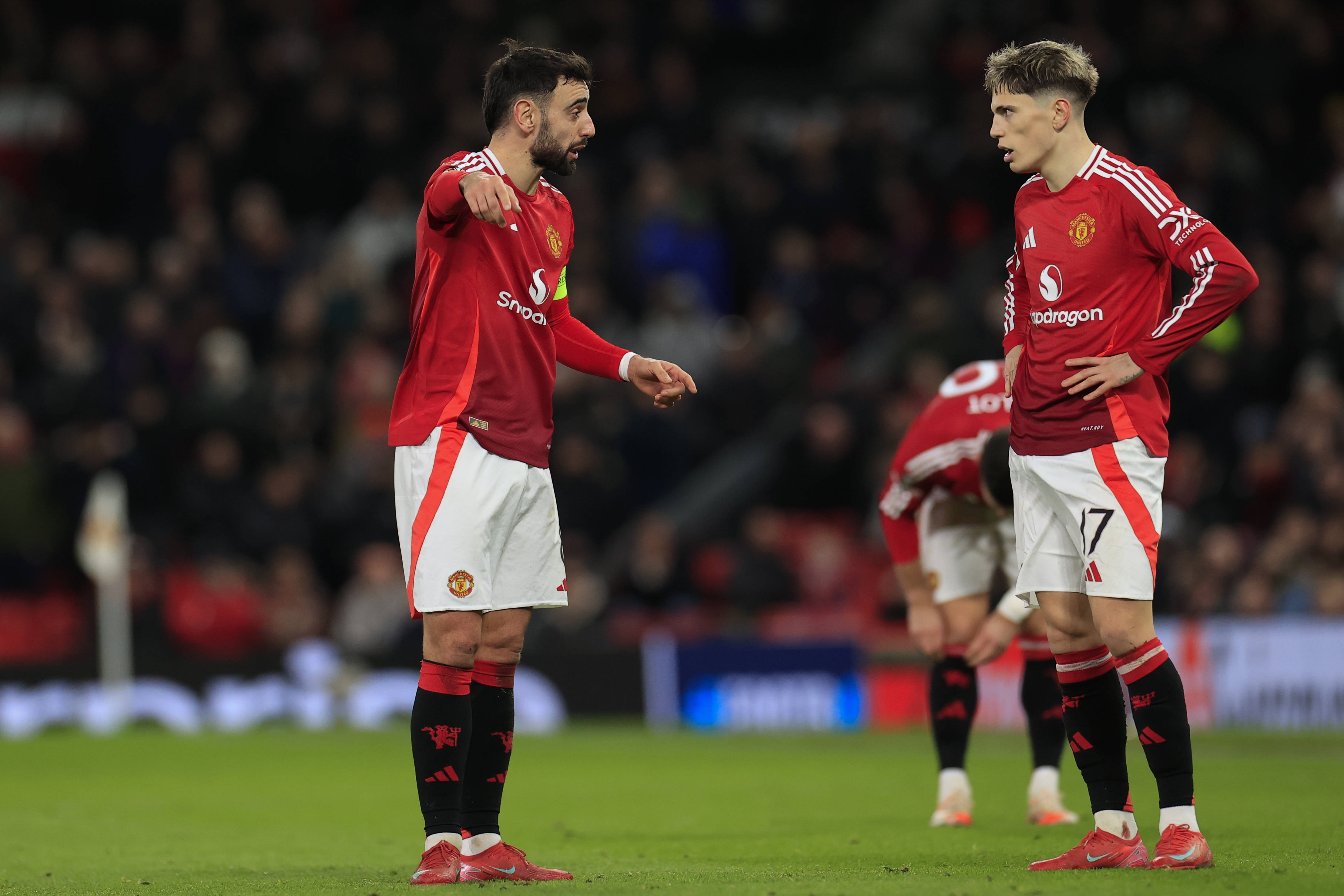 英媒：為了留下B費，阿莫林愿意將梅努和加納喬出售