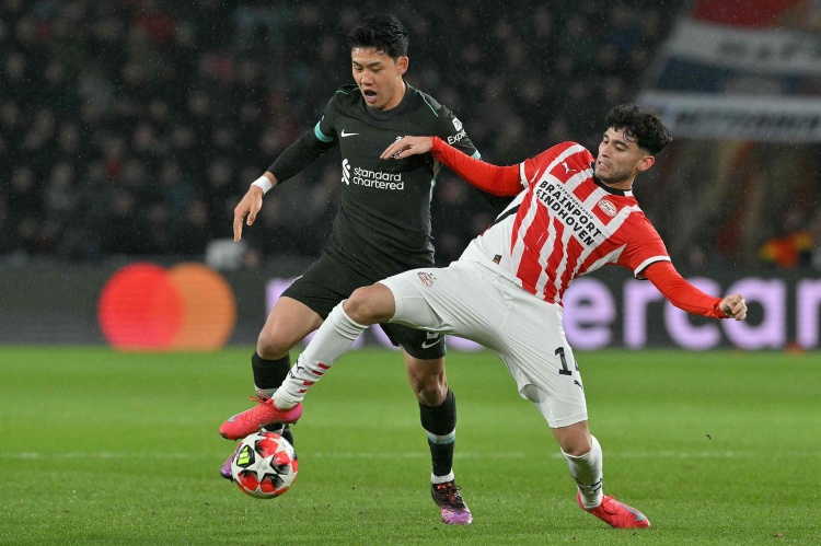 記者：遠(yuǎn)藤航目前不是法鷹優(yōu)先事項，部分原因是整體方案過于昂貴