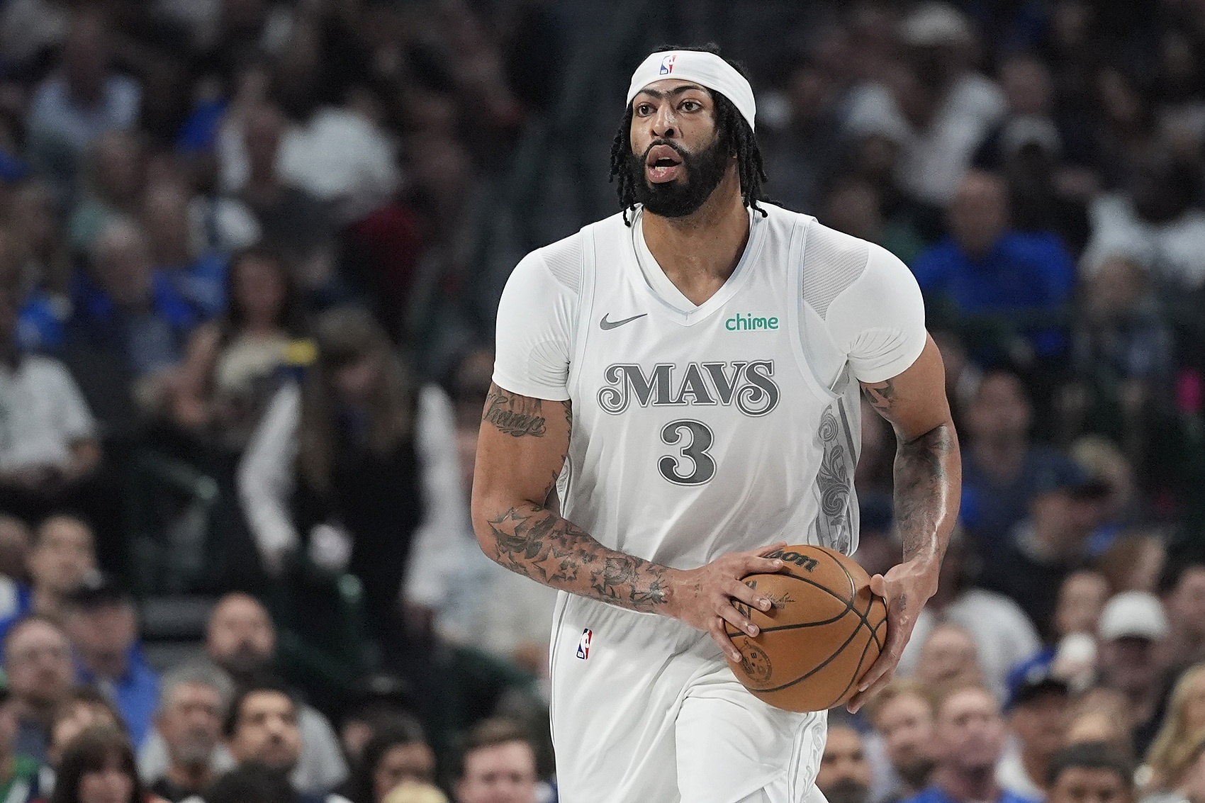 再找找狀態(tài)！濃眉19中5拿到15分7板 罰球7中4