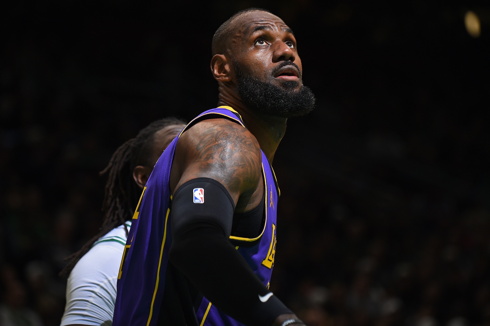 殳海：詹姆斯幾乎狀態(tài)低迷了一整場 卻出現(xiàn)在了最重要的地方