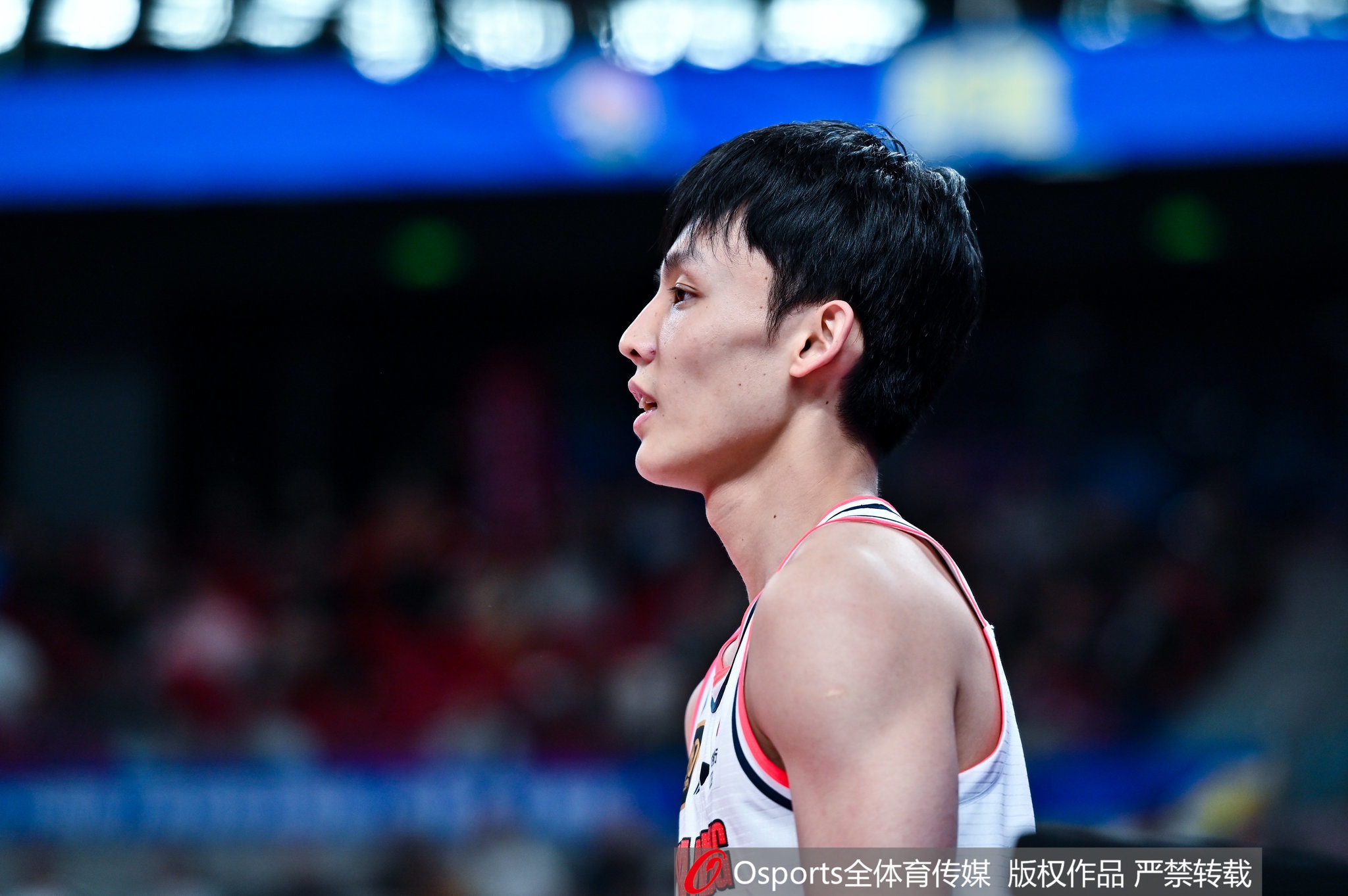 徐杰：我們小個球員每個階段的壓力都很大 所以每一刻也不能放松