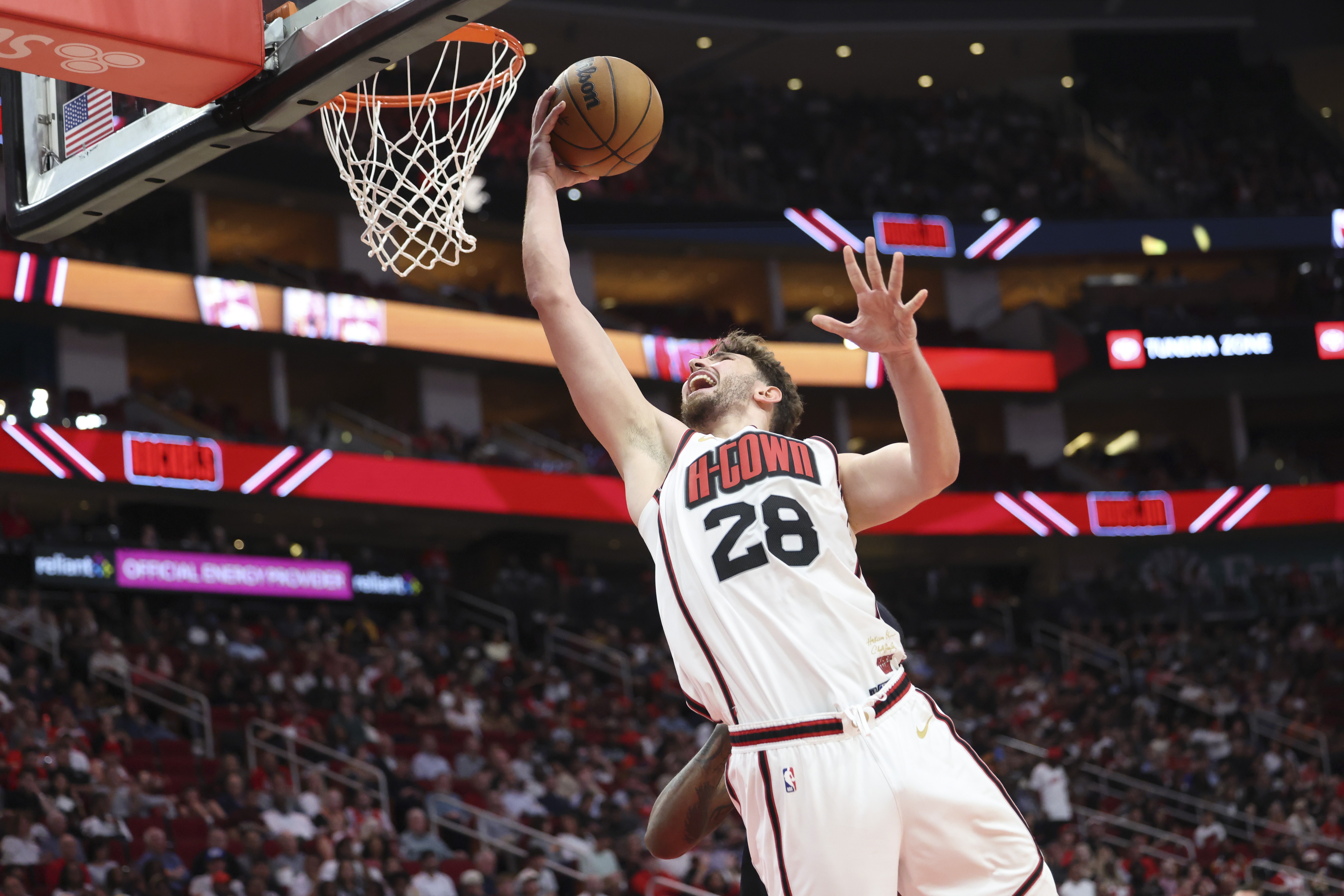 申京：余下比賽不多了 各隊戰績相當 我們盡可能努力打球努力比賽