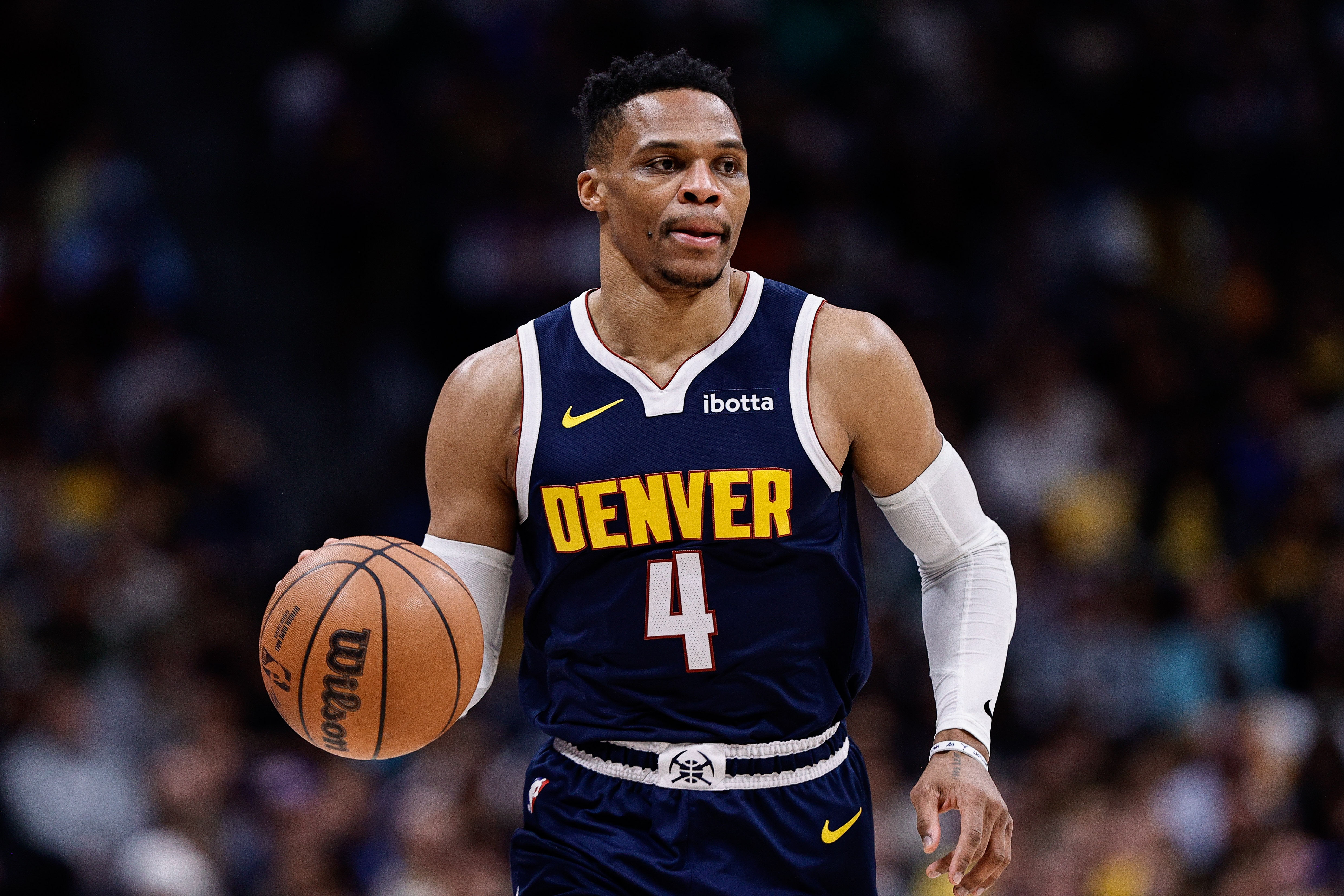 穩(wěn)定發(fā)揮！威少半場6中3拿到7分4助攻1搶斷