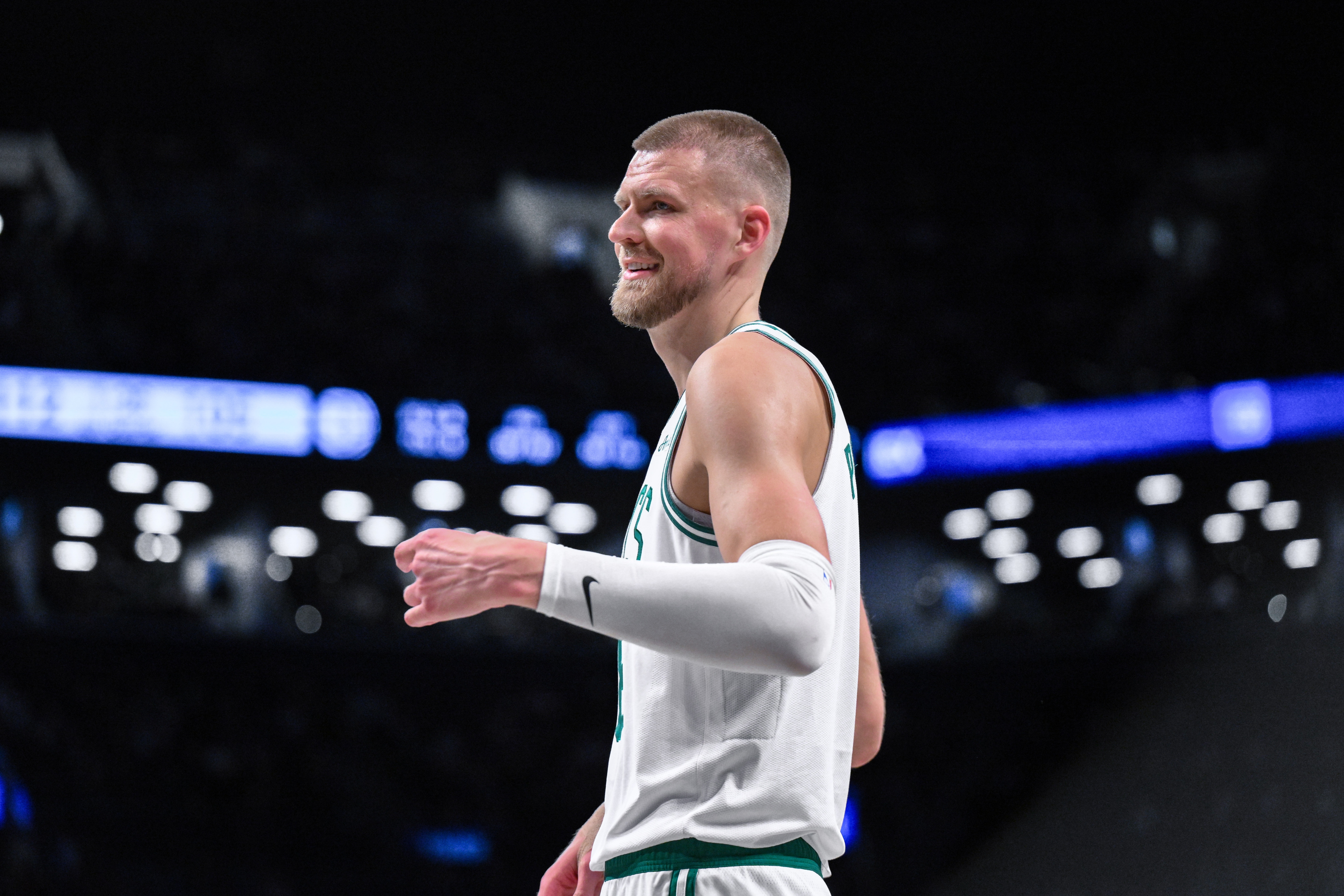 手感火熱！波爾津吉斯三節(jié)15中10高效轟下30分8板2助2帽