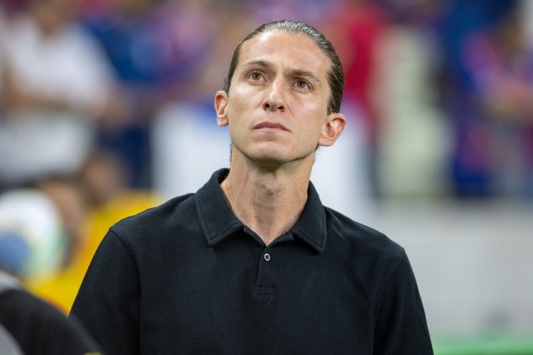 奧萊報(bào)：費(fèi)利佩-路易斯拒絕執(zhí)教巴西隊(duì)，他只想專(zhuān)注于弗拉門(mén)戈