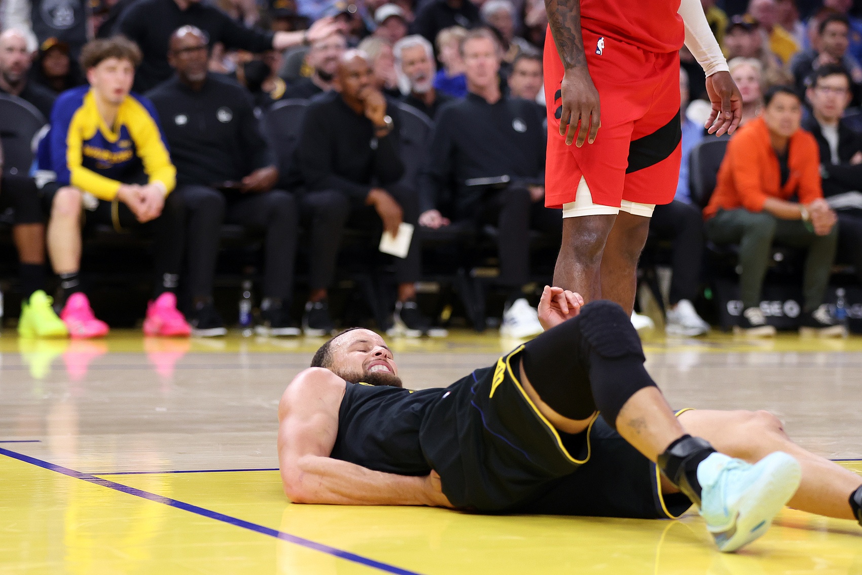 庫里因骨盆挫傷將繼續(xù)缺席今日客場對陣熱火的比賽