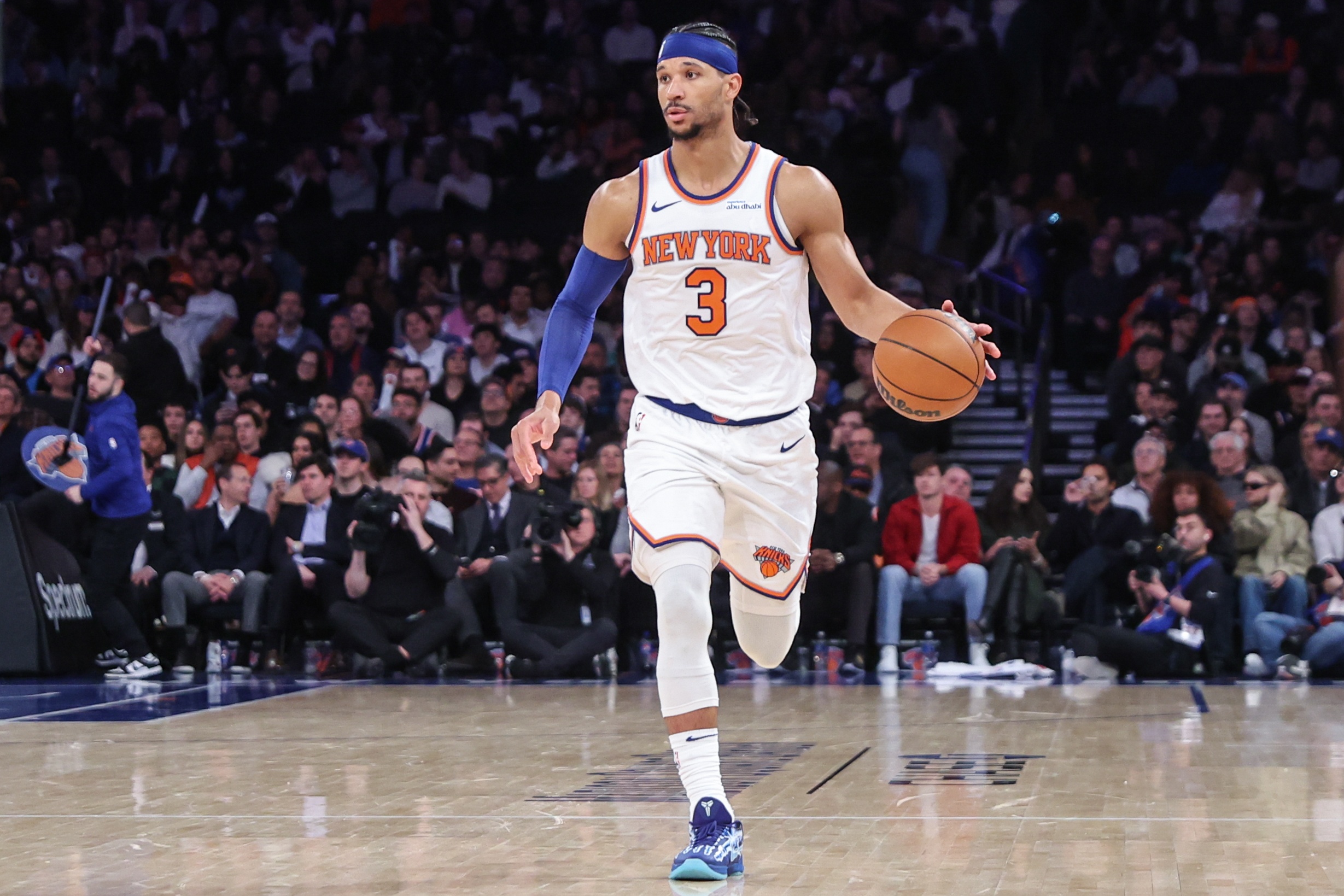 基操！哈特出戰42分鐘砍13分14籃板8助攻2搶斷 籃板全場最高