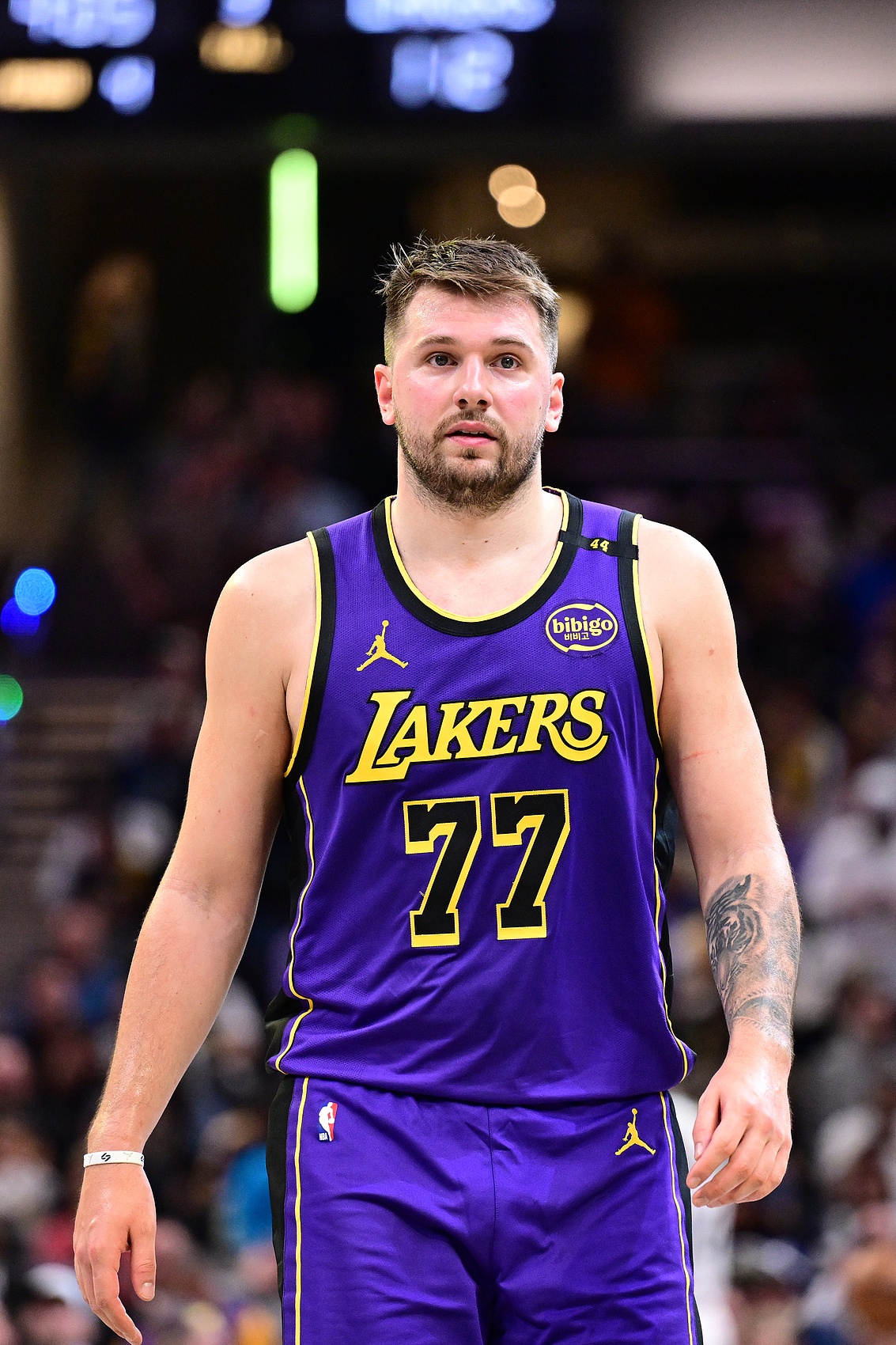 沒手感！東契奇半場9投2中拿到9分6板3助 三分6中1